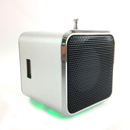 Caixa de Som Porttil com Rdio FM, MP3, USB e entrada para Carto Micro SD