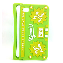 Capa para iPhone 4 e 4S de Silicone 3D Candies Radio Station - Verde